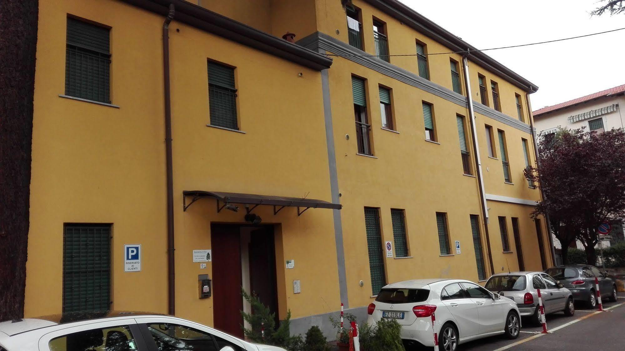 Residence Il Pino Saronno Luaran gambar